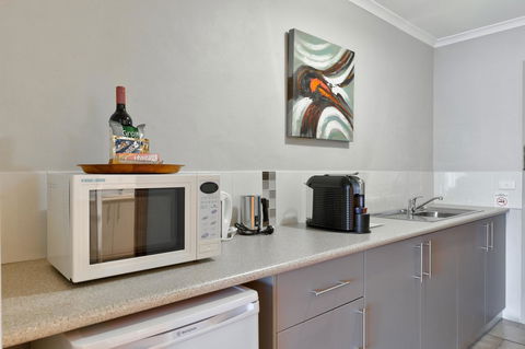 Hume Country Motor Inn - Accommodation Main Beach 36