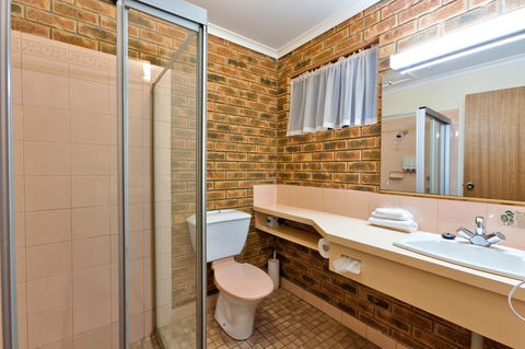 Hume Country Motor Inn - Accommodation Main Beach 41