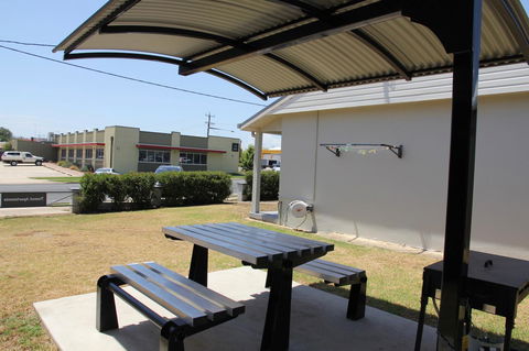 Tumut Apartments - Accommodation Main Beach 18