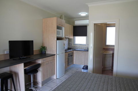 Tumut Apartments - Accommodation Main Beach 5