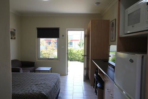Tumut Apartments - Accommodation Main Beach 6
