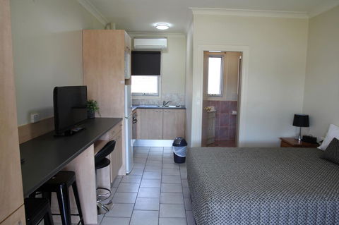 Tumut Apartments - Accommodation Main Beach 2