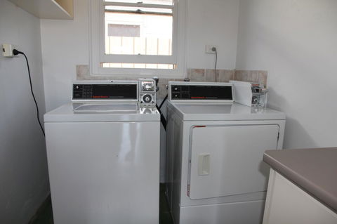 Tumut Apartments - Accommodation Main Beach 21