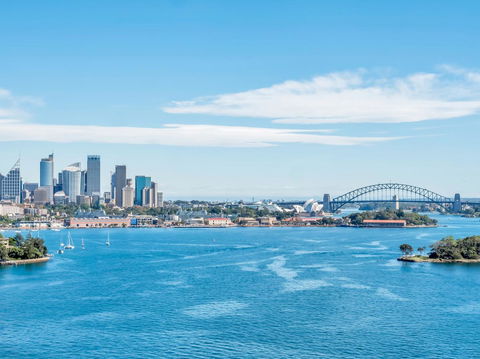 Panoramic Harbour Views And Unbeatable Comfort - Accommodation Main Beach 1