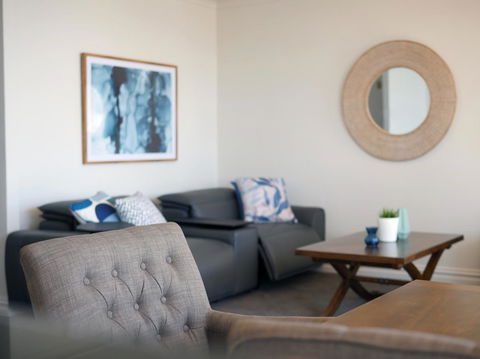 Panoramic Harbour Views And Unbeatable Comfort - Accommodation Main Beach 10