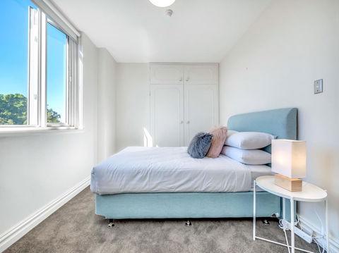 Panoramic Harbour Views And Unbeatable Comfort - Accommodation Main Beach 9
