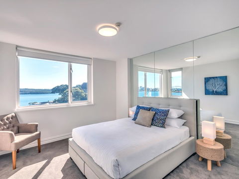 Panoramic Harbour Views And Unbeatable Comfort - Accommodation Main Beach 3