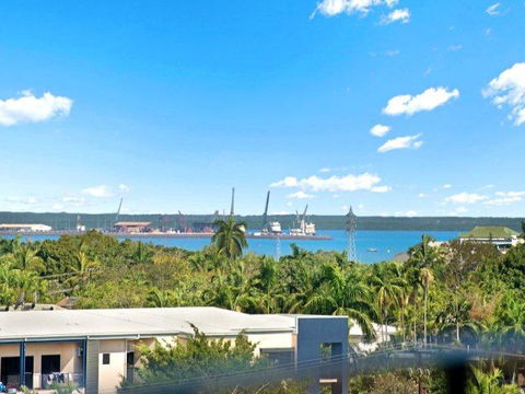 Nomikis\'On The Avenue - Accommodation Main Beach 15