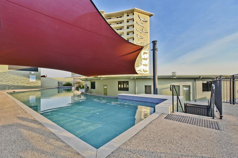 Nomikis\'On The Avenue - Accommodation Main Beach 17