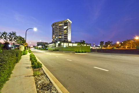 Nomikis\'On The Avenue - Accommodation Main Beach 10