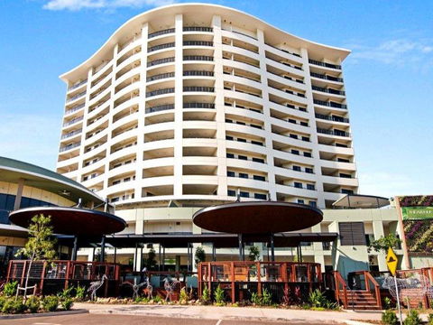 Nomikis\'On The Avenue - Accommodation Main Beach 16