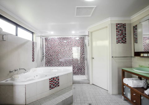 Mercure Darwin Airport Resort - Accommodation Main Beach 11