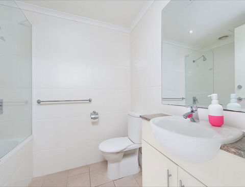 Seaspray Villa 5 - Accommodation Main Beach 8