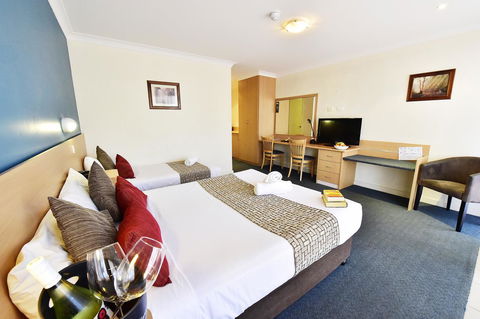 Diplomat Hotel Alice Springs - Accommodation Main Beach 13