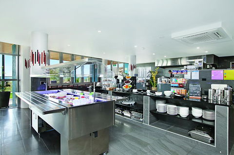 Ramada Suites By Wyndham Zen Quarter Darwin - Accommodation Main Beach 12