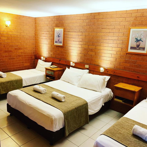 Pine Tree Motel - Accommodation Main Beach 19