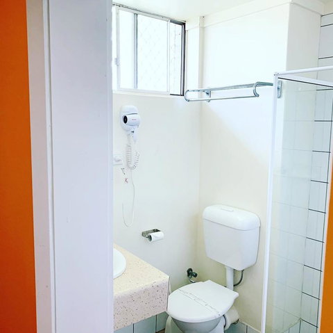 Pine Tree Motel - Accommodation Main Beach 35