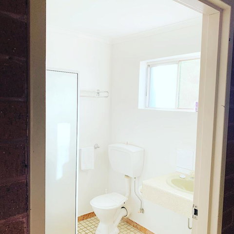 Pine Tree Motel - Accommodation Main Beach 32