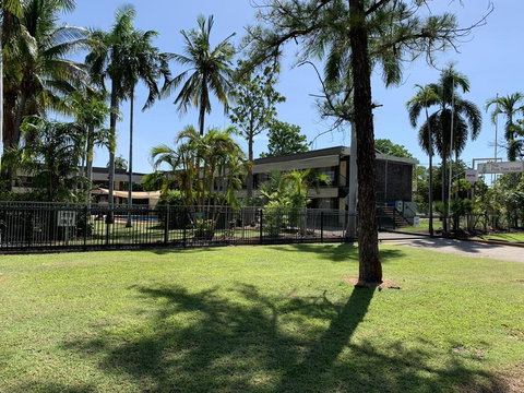 Pine Tree Motel - Accommodation Main Beach 3