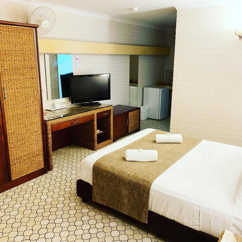 Pine Tree Motel - Accommodation Main Beach 26