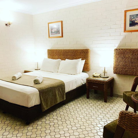 Pine Tree Motel - Accommodation Main Beach 25