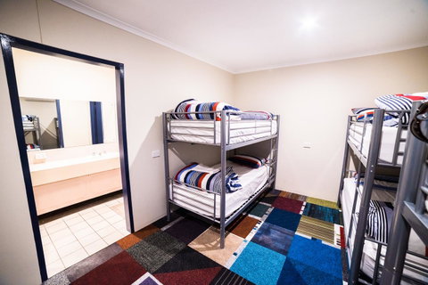 Jump Inn Alice Budget Accommodation - Accommodation Main Beach 40