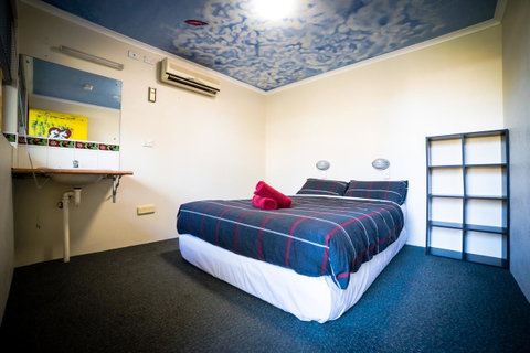 Jump Inn Alice Budget Accommodation - Accommodation Main Beach 9