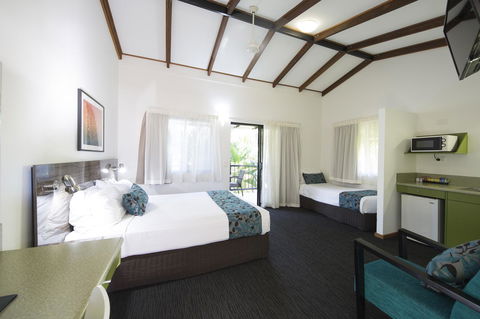 Palms City Resort - Accommodation Main Beach 5