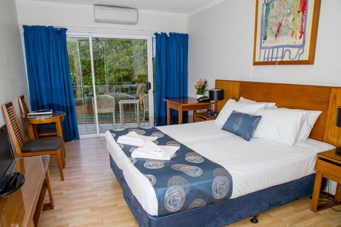 Cullen Bay Resorts - Accommodation Main Beach 6