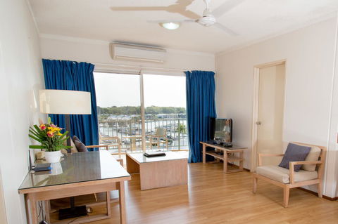 Cullen Bay Resorts - Accommodation Main Beach 2