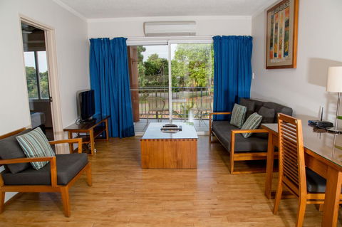 Cullen Bay Resorts - Accommodation Main Beach 4