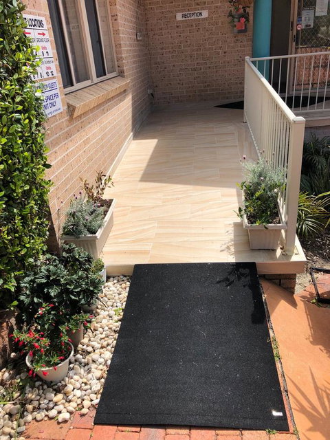 Beaches Serviced Apartments - Accommodation Main Beach 21