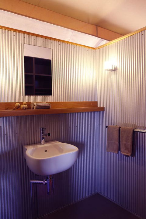 Wildman Wilderness Lodge - Accommodation Main Beach 11