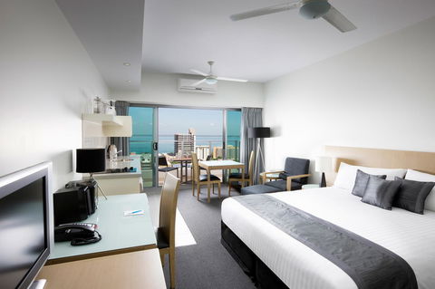 Mantra Pandanas - Accommodation Main Beach 10