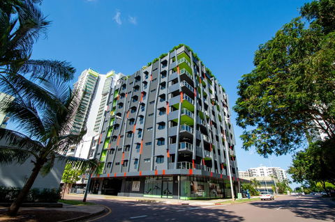Magnum Serviced Apartments - Accommodation Main Beach 32