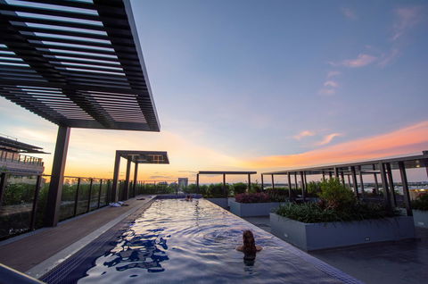 Magnum Serviced Apartments - Accommodation Main Beach 21