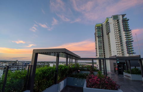 Magnum Serviced Apartments - Accommodation Main Beach 22