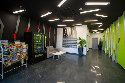 Magnum Serviced Apartments - Accommodation Main Beach 17