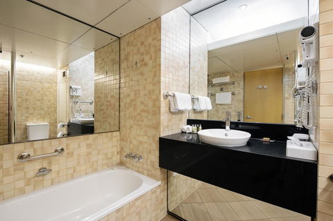 DoubleTree By Hilton Esplanade Darwin - Accommodation Main Beach 11