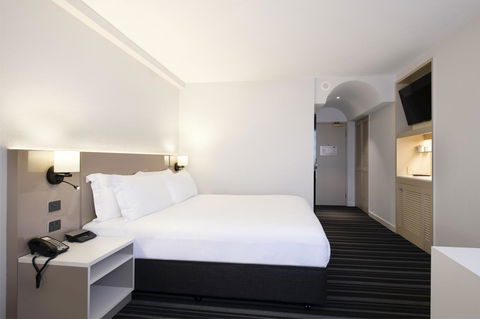 DoubleTree By Hilton Esplanade Darwin - Accommodation Main Beach 10