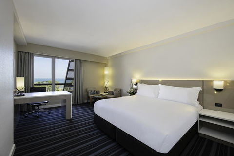 DoubleTree By Hilton Esplanade Darwin - Accommodation Main Beach 13