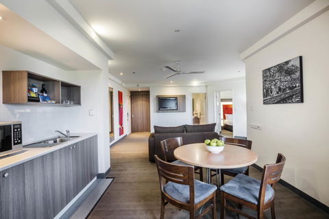 Novotel Darwin CBD - Accommodation Main Beach 7