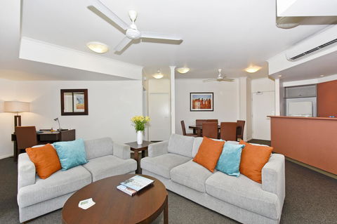 Metro Advance Apartments & Hotel - Accommodation Main Beach 18