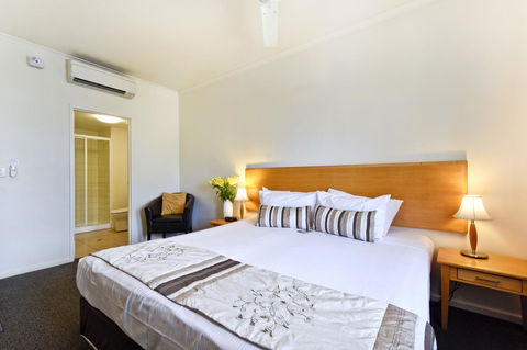 Metro Advance Apartments & Hotel - Accommodation Main Beach 11