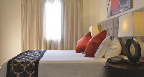 Metro Advance Apartments & Hotel - Accommodation Main Beach 0