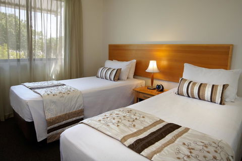 Metro Advance Apartments & Hotel - Accommodation Main Beach 9