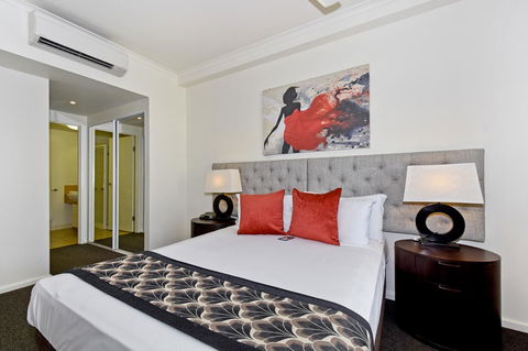 Metro Advance Apartments & Hotel - Accommodation Main Beach 13