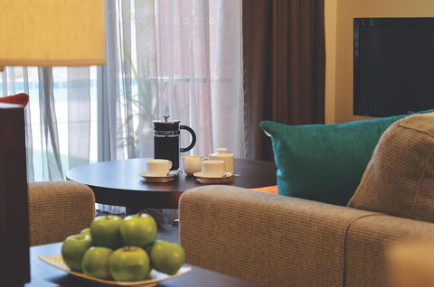 Metro Advance Apartments & Hotel - Accommodation Main Beach 4