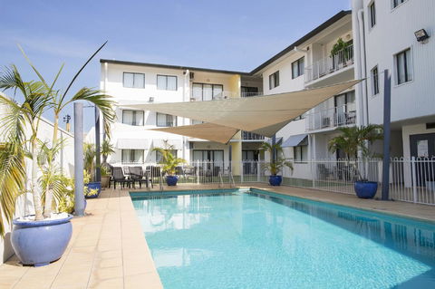 Metro Advance Apartments & Hotel - Accommodation Main Beach 21
