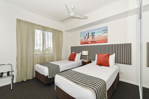 Metro Advance Apartments & Hotel - Accommodation Main Beach 17